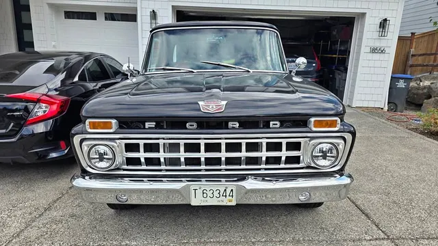 1965 Ford F100 Deluxe Cab