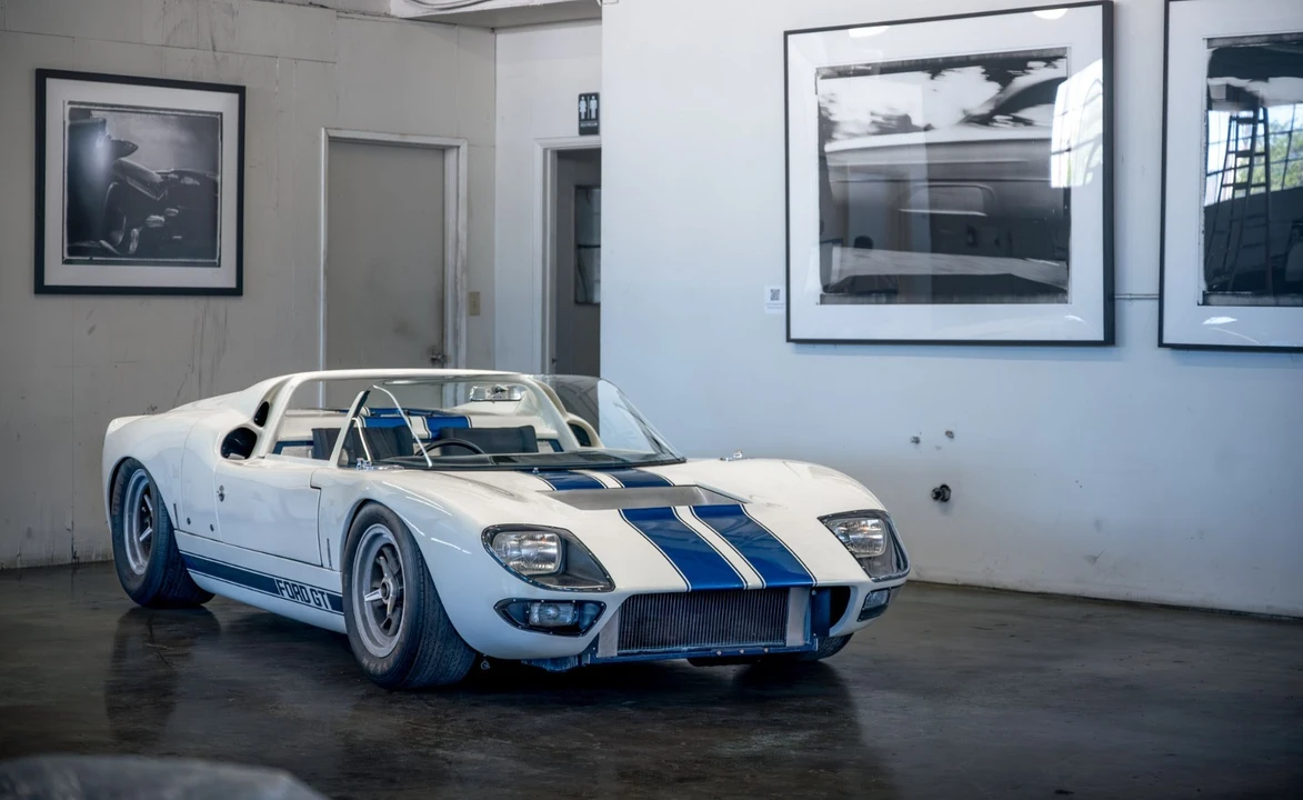 1965 Ford GT40 - Image 2 of 31