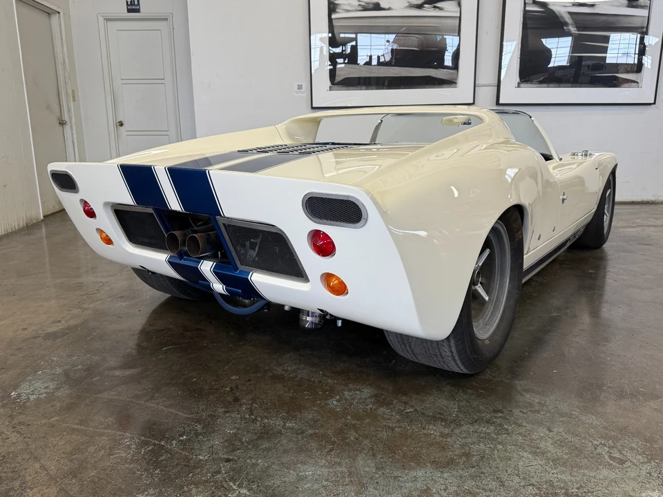 1965 Ford GT40 - Image 10 of 21