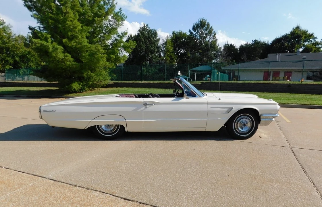 1965 Ford Thunderbird 4th Gen - Image 22 of 31