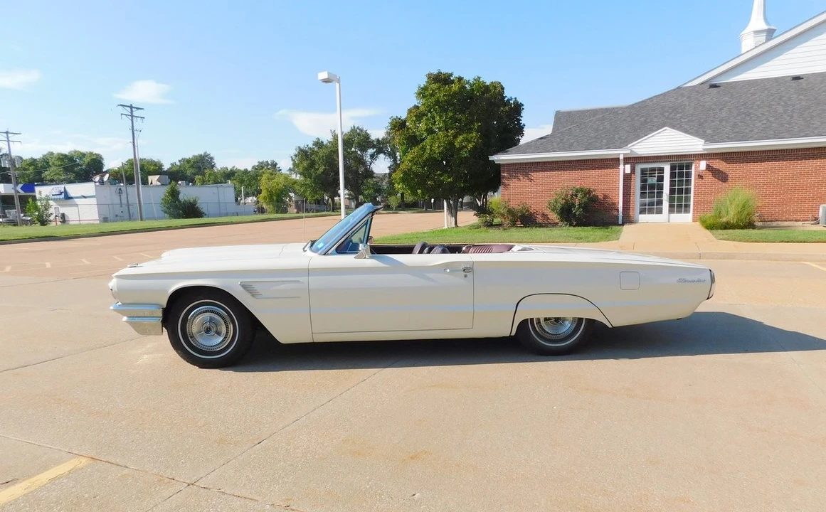 1965 Ford Thunderbird 4th Gen - Image 10 of 31