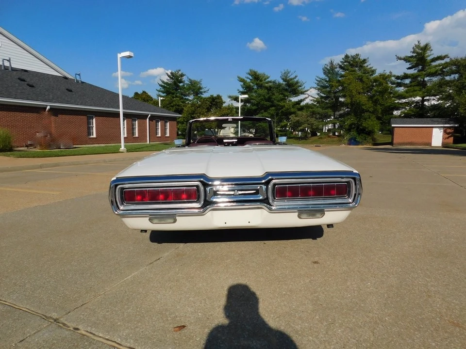 1965 Ford Thunderbird 4th Gen - Image 19 of 31