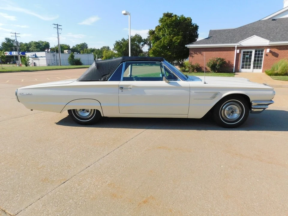 1965 Ford Thunderbird 4th Gen - Image 23 of 31