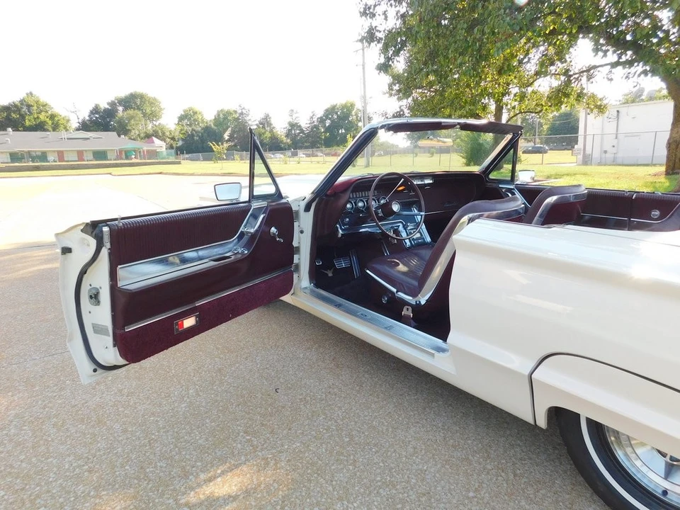 1965 Ford Thunderbird 4th Gen - Image 27 of 31