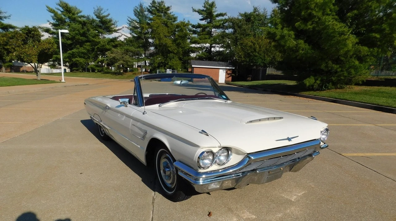 1965 Ford Thunderbird 4th Gen - Image 21 of 31