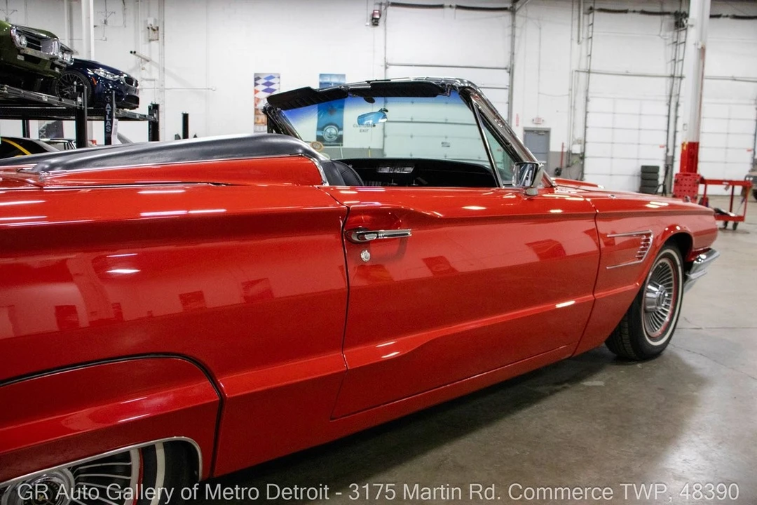 1965 Ford Thunderbird 4th Gen - Image 24 of 31