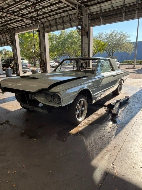 1965 Ford Thunderbird 4th Gen - Image 11 of 16