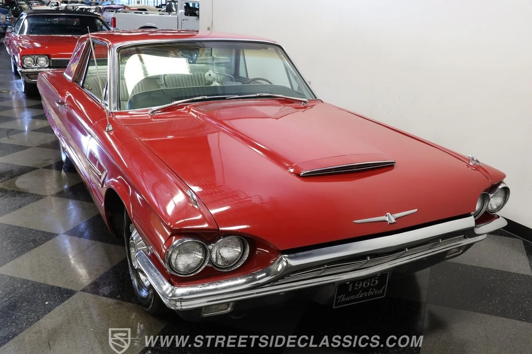 1965 Ford Thunderbird 4th Gen - Image 16 of 31