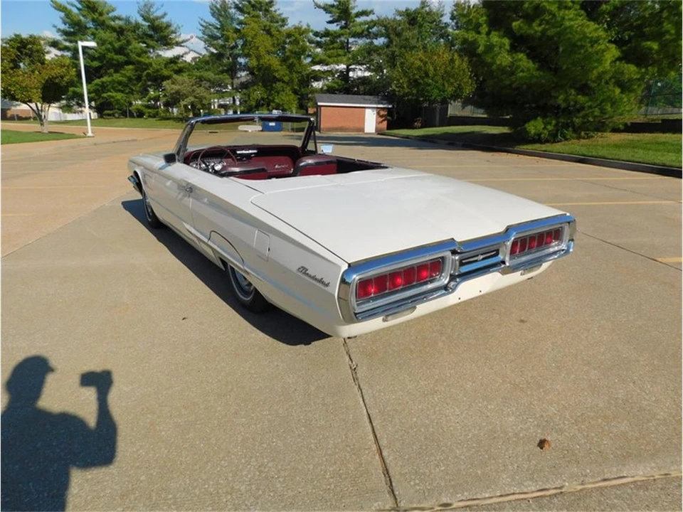 1965 Ford Thunderbird 4th Gen - Image 25 of 31