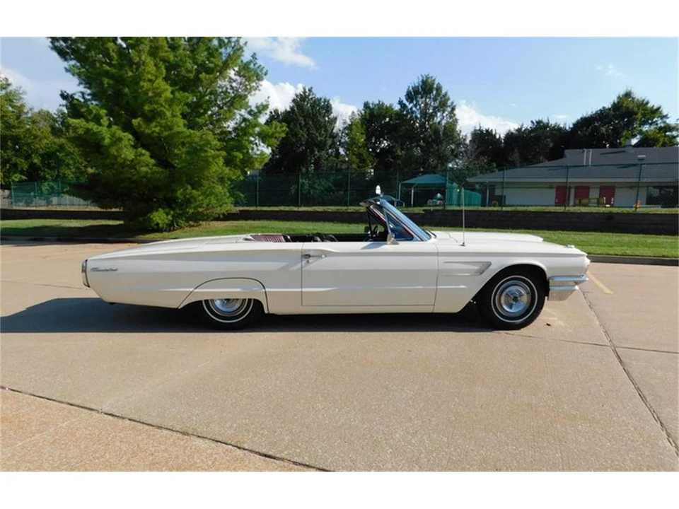 1965 Ford Thunderbird 4th Gen - Image 22 of 31