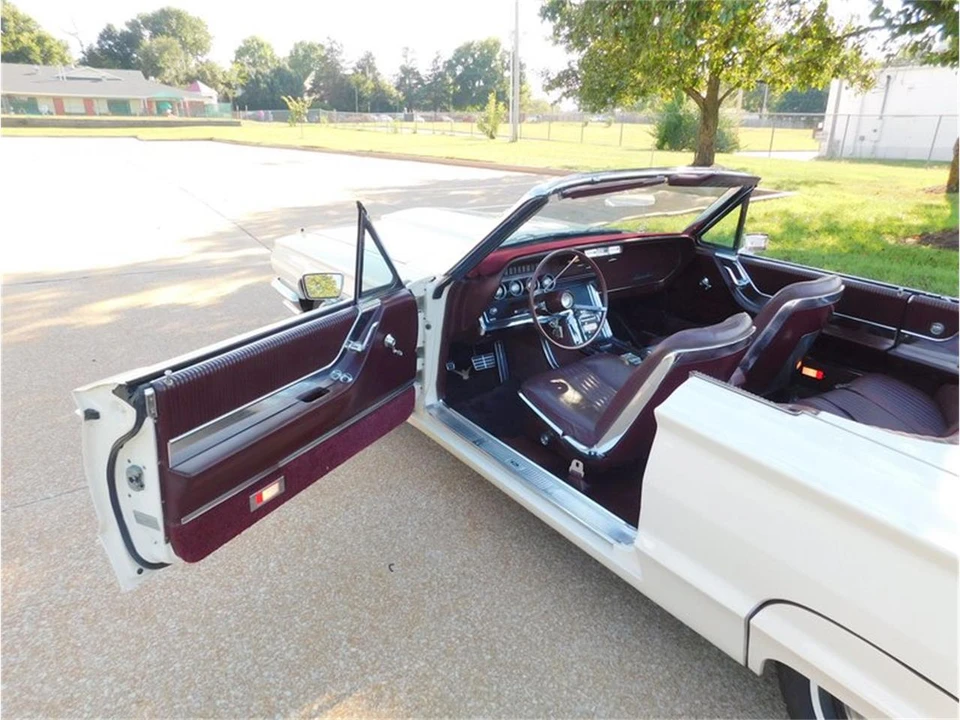 1965 Ford Thunderbird 4th Gen - Image 11 of 31