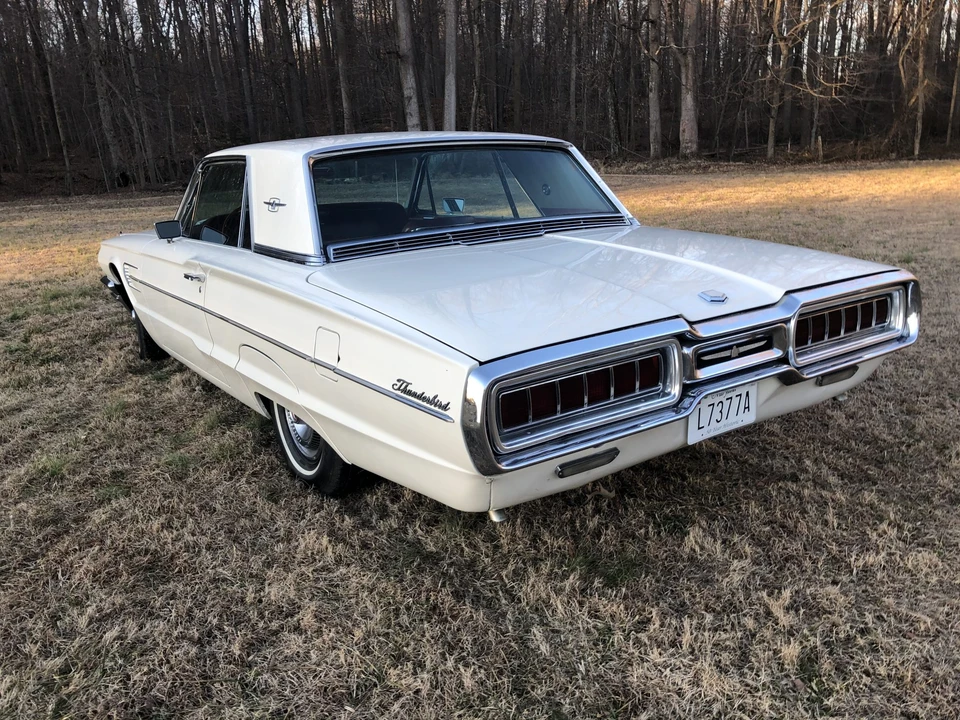 1965 Ford Thunderbird 4th Gen - Image 11 of 31