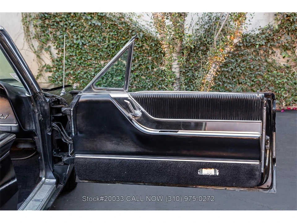1965 Ford Thunderbird 4th Gen - Image 22 of 31