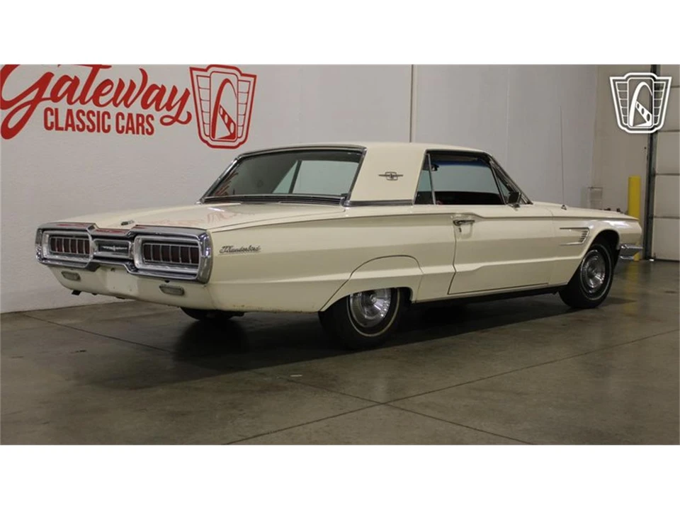 1965 Ford Thunderbird 4th Gen - Image 21 of 31