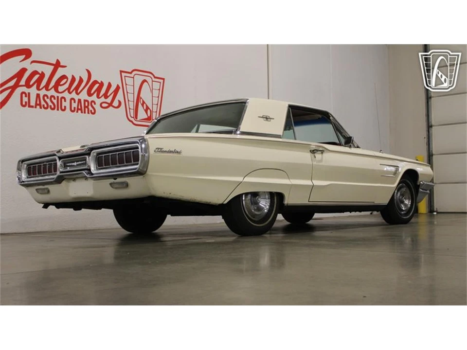 1965 Ford Thunderbird 4th Gen - Image 22 of 31