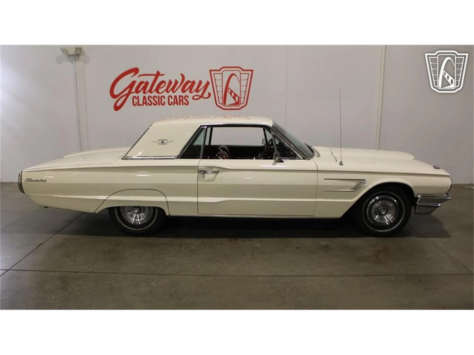 1965 Ford Thunderbird 4th Gen - Image 25 of 31