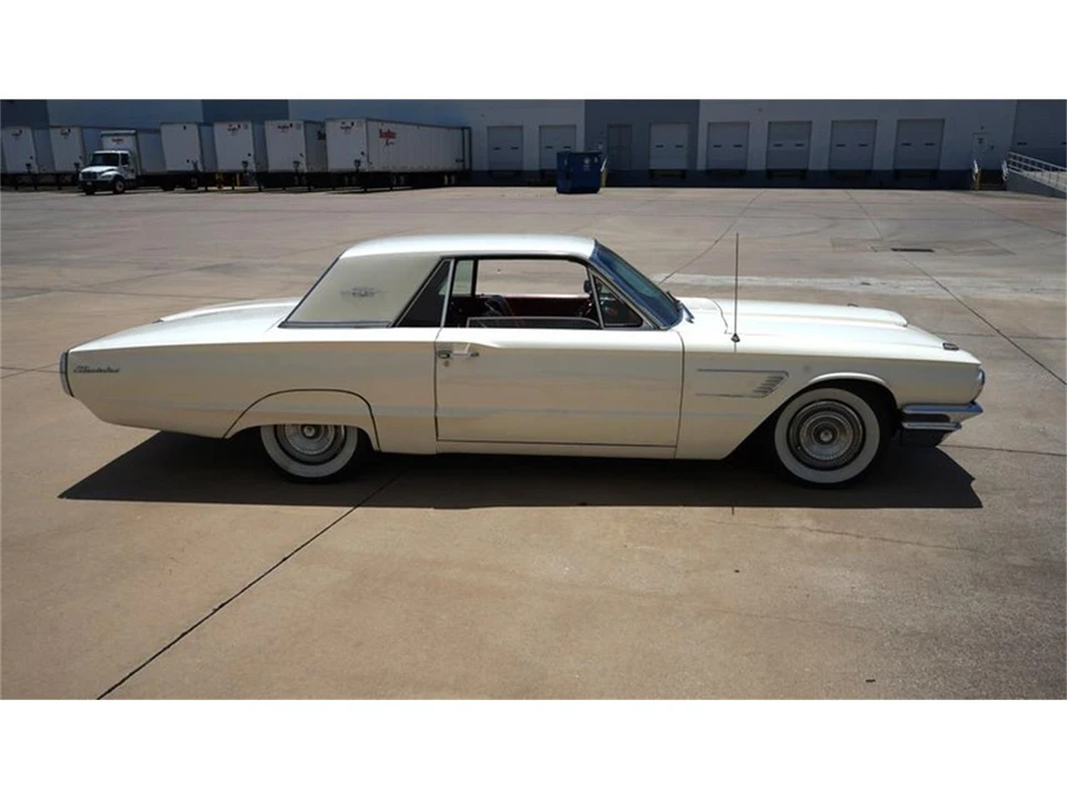 1965 Ford Thunderbird 4th Gen - Image 17 of 31