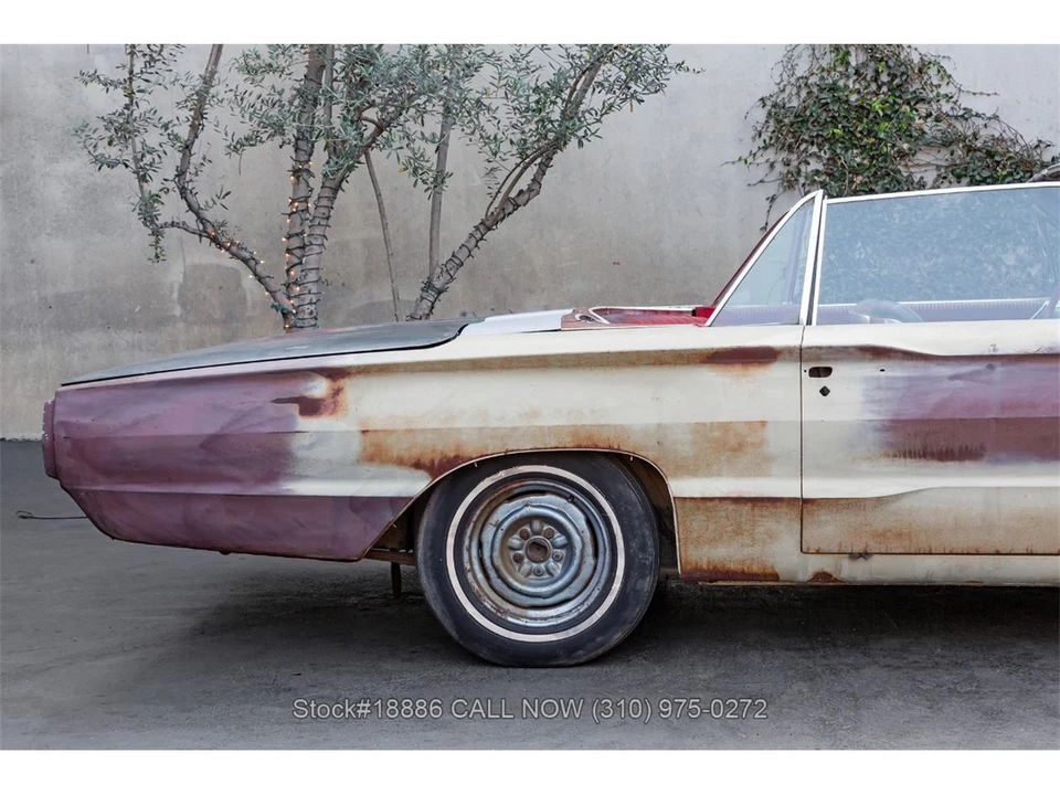 1965 Ford Thunderbird 4th Gen - Image 11 of 31