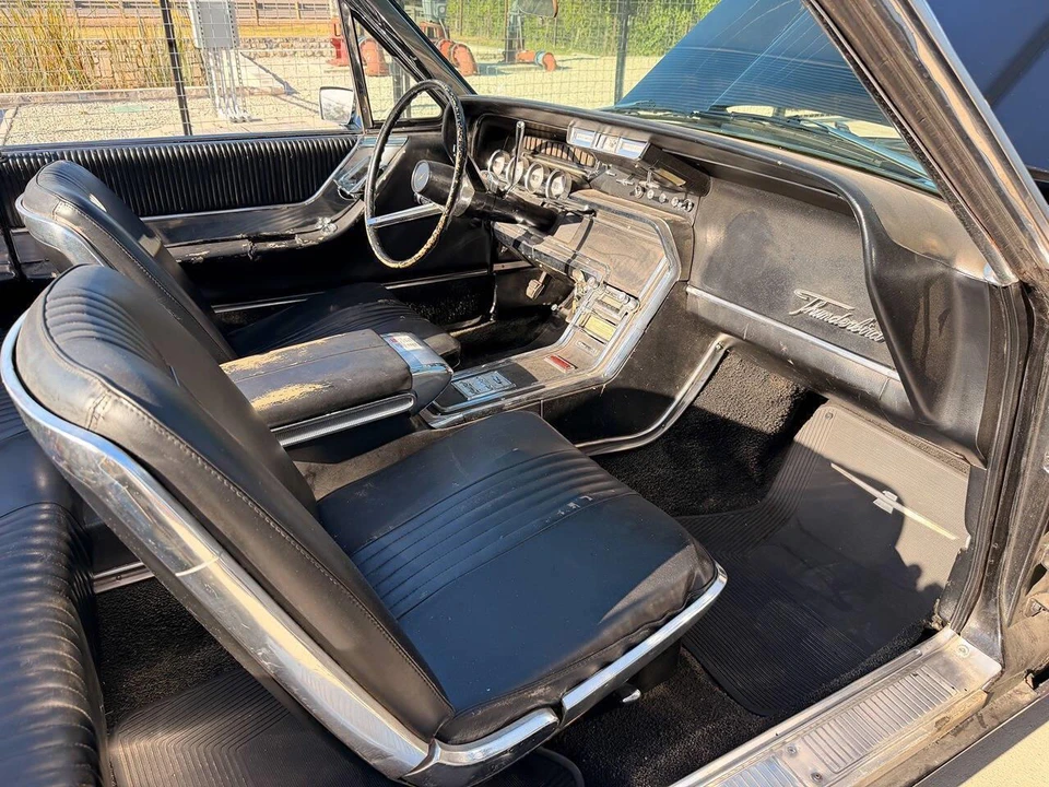 1965 Ford Thunderbird 4th Gen - Image 18 of 31