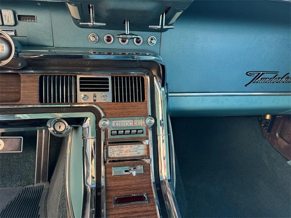 1965 Ford Thunderbird 4th Gen - Image 15 of 31