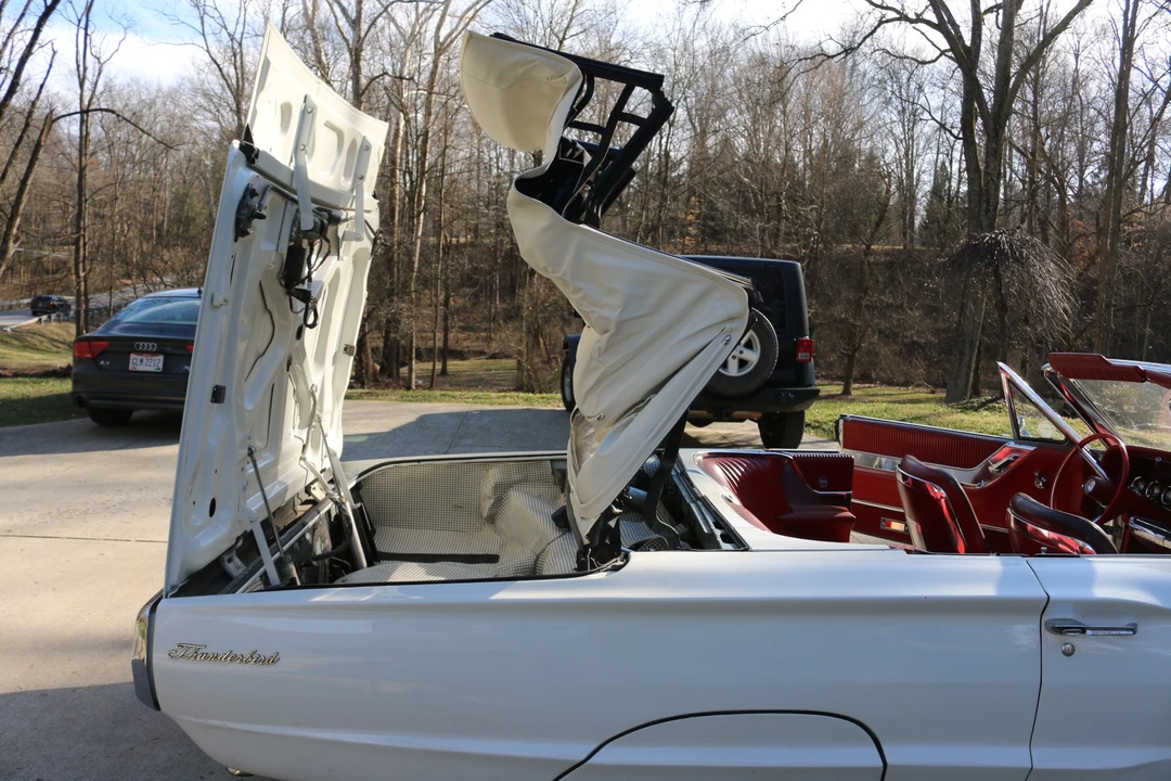 1965 Ford Thunderbird 4th Gen - Image 21 of 31