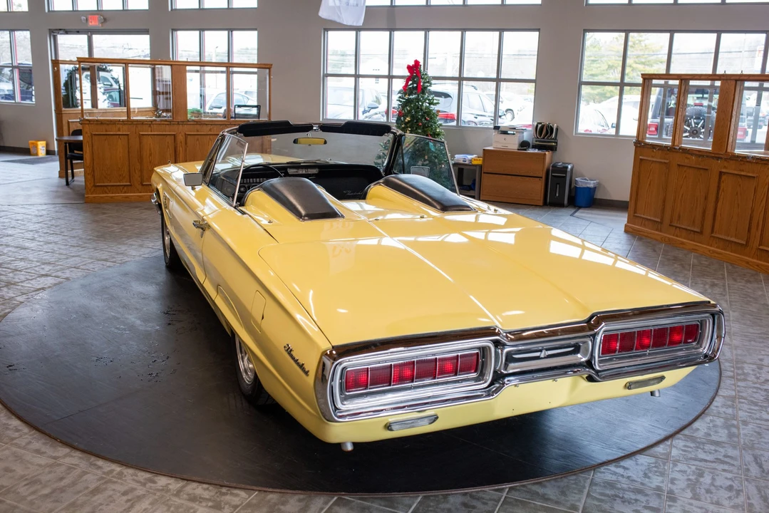 1965 Ford Thunderbird 4th Gen - Image 16 of 31