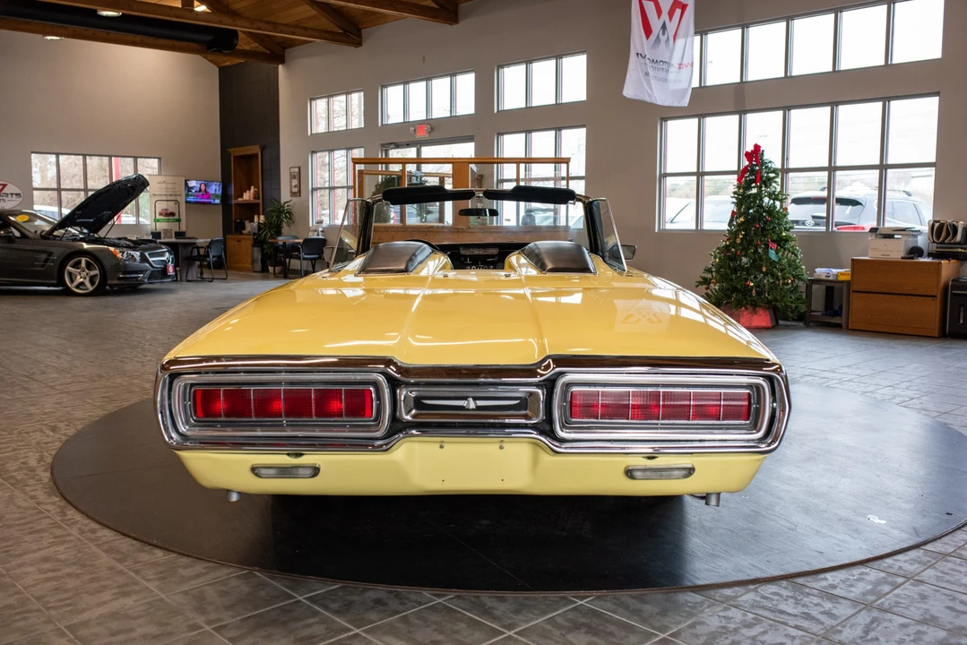 1965 Ford Thunderbird 4th Gen - Image 14 of 31