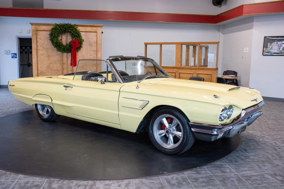 1965 Ford Thunderbird 4th Gen - Image 9 of 31