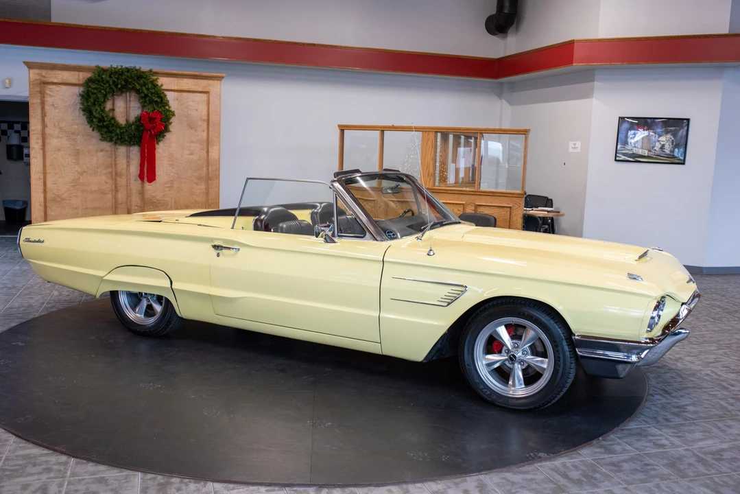 1965 Ford Thunderbird 4th Gen - Image 10 of 31