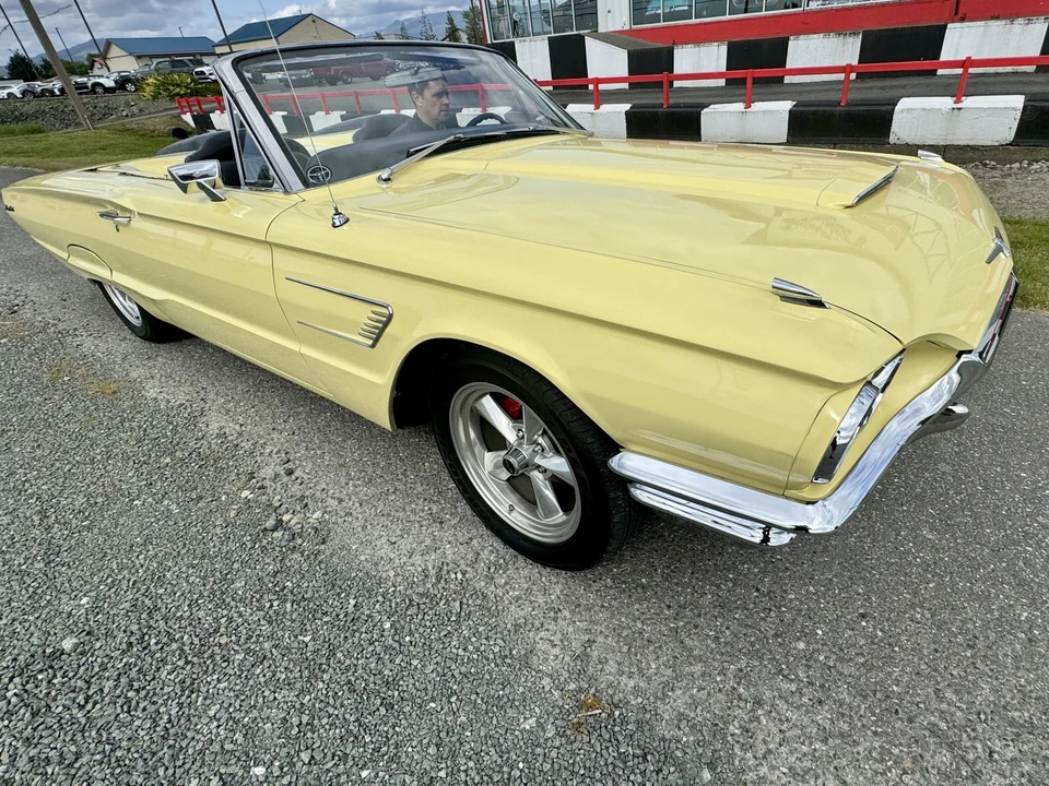 1965 Ford Thunderbird 4th Gen - Image 24 of 31
