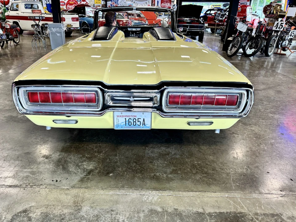 1965 Ford Thunderbird 4th Gen - Image 14 of 31