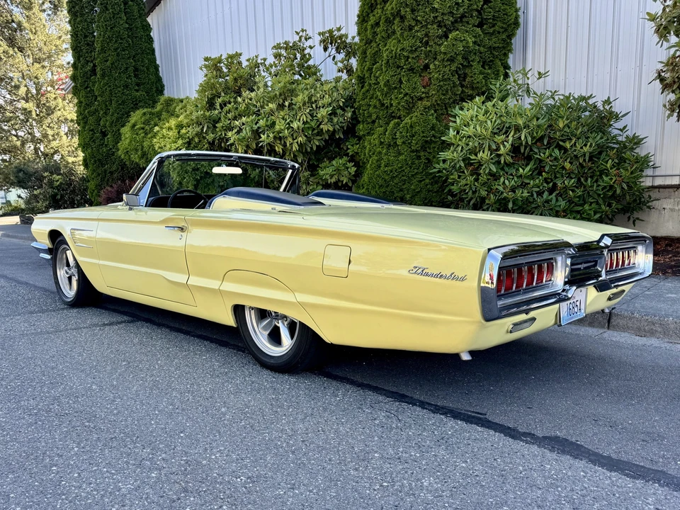 1965 Ford Thunderbird 4th Gen - Image 12 of 31