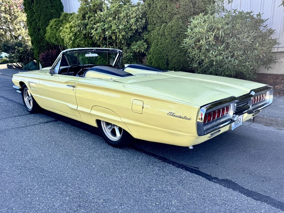 1965 Ford Thunderbird 4th Gen - Image 11 of 31