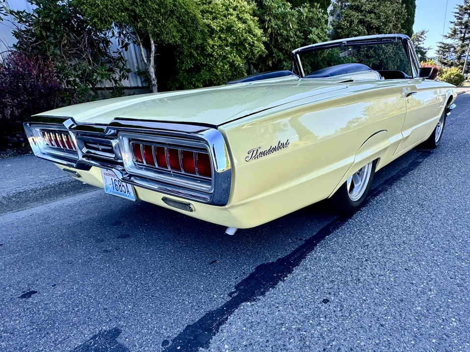 1965 Ford Thunderbird 4th Gen - Image 16 of 31