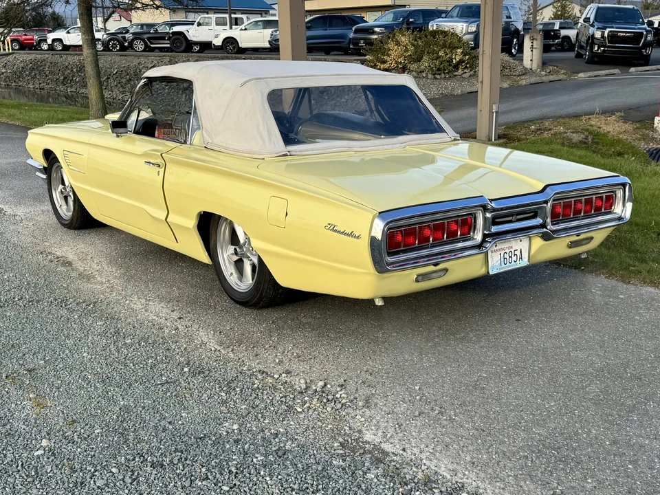 1965 Ford Thunderbird 4th Gen - Image 26 of 31