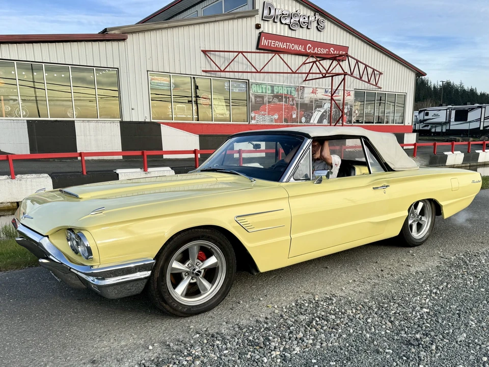 1965 Ford Thunderbird 4th Gen - Image 25 of 31