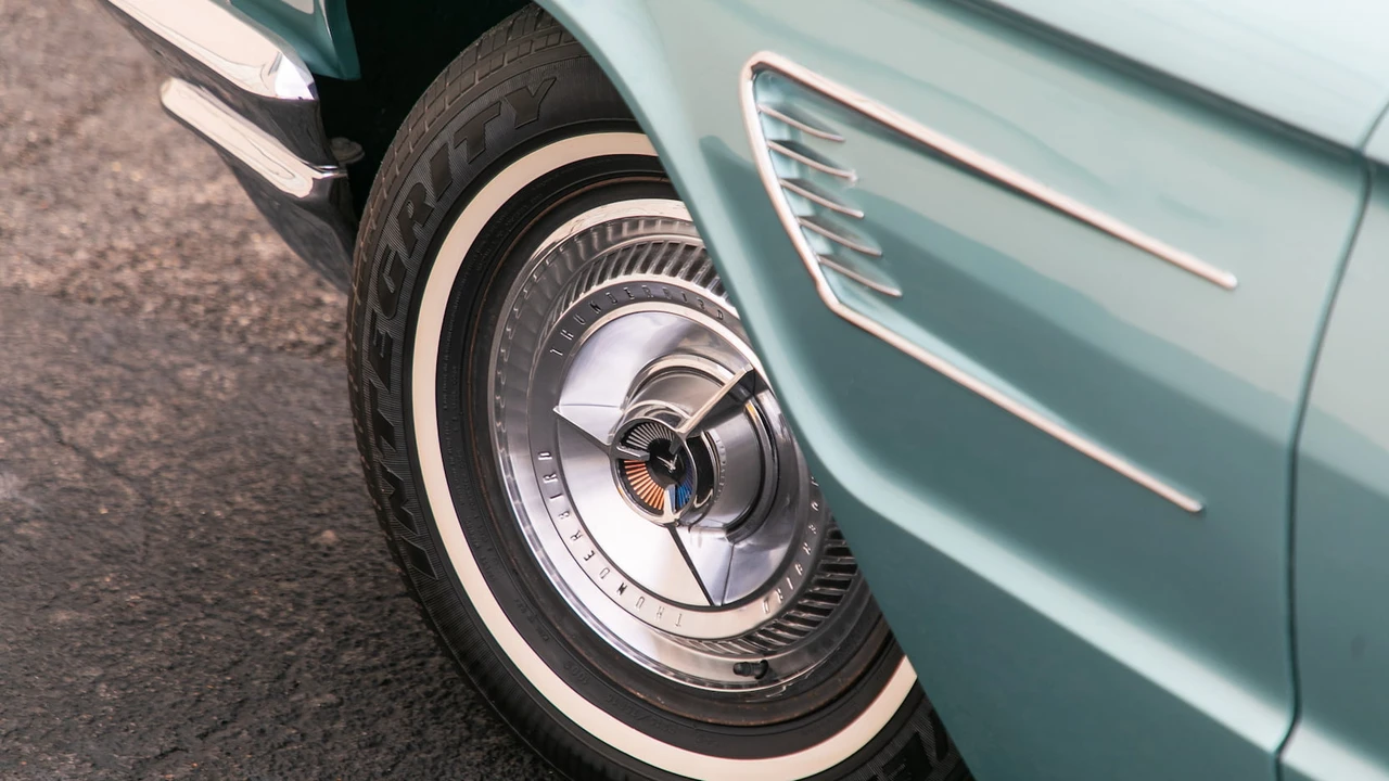 1965 Ford Thunderbird 4th Gen - Image 12 of 14