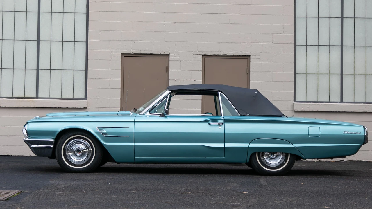 1965 Ford Thunderbird 4th Gen - Image 2 of 14