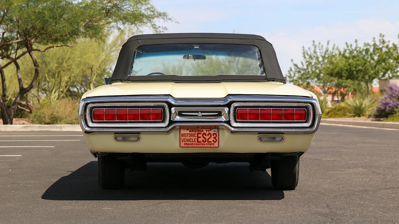 1965 Ford Thunderbird 4th Gen - Image 15 of 31