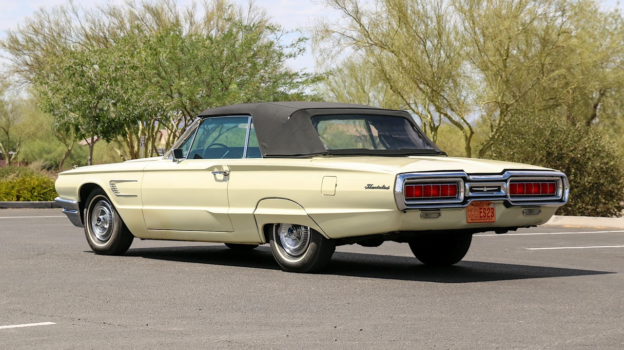 1965 Ford Thunderbird 4th Gen - Image 14 of 31