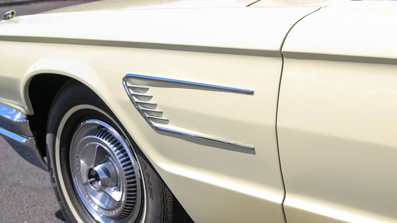 1965 Ford Thunderbird 4th Gen - Image 28 of 31