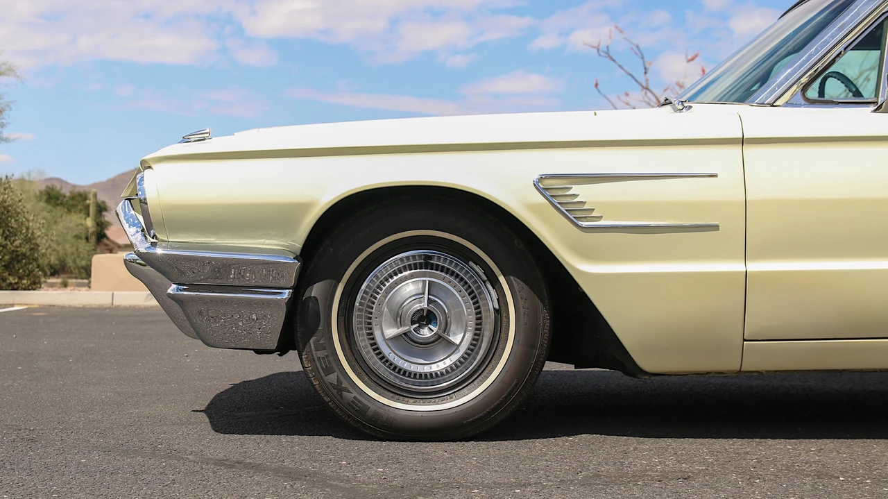 1965 Ford Thunderbird 4th Gen - Image 24 of 31