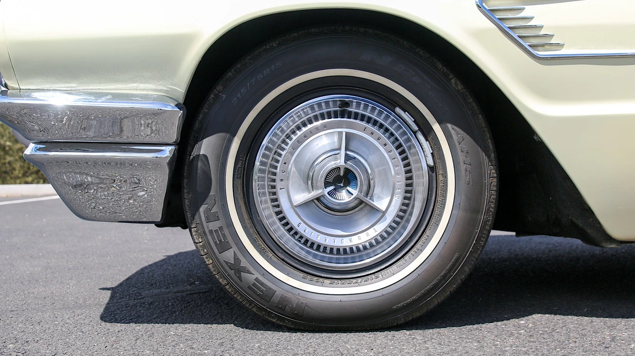 1965 Ford Thunderbird 4th Gen - Image 29 of 31