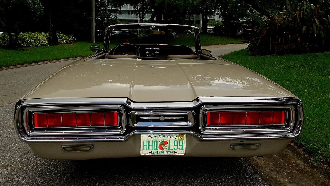 1965 Ford Thunderbird 4th Gen - Image 10 of 31