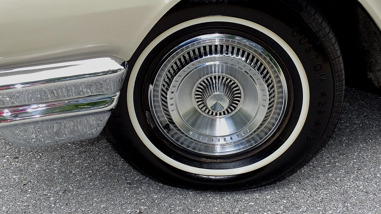 1965 Ford Thunderbird 4th Gen - Image 27 of 31
