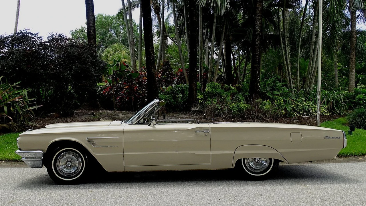 1965 Ford Thunderbird 4th Gen - Image 12 of 31