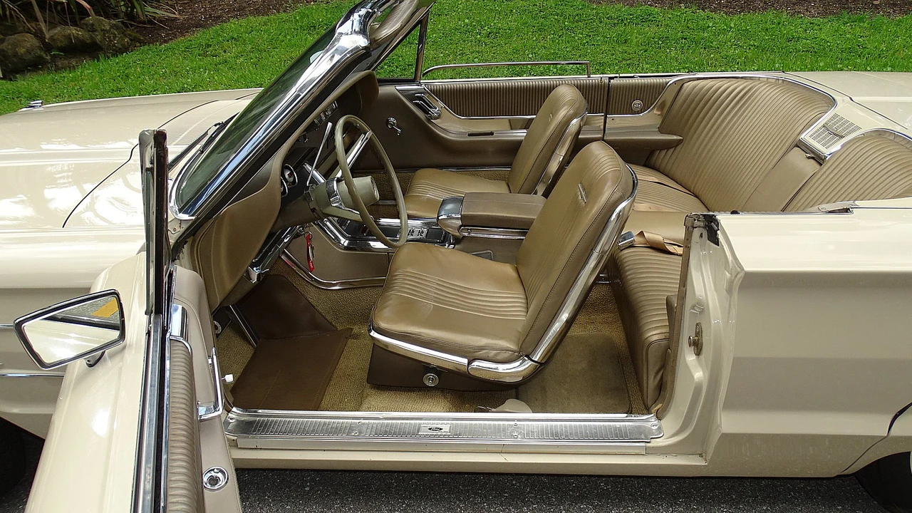 1965 Ford Thunderbird 4th Gen - Image 28 of 31