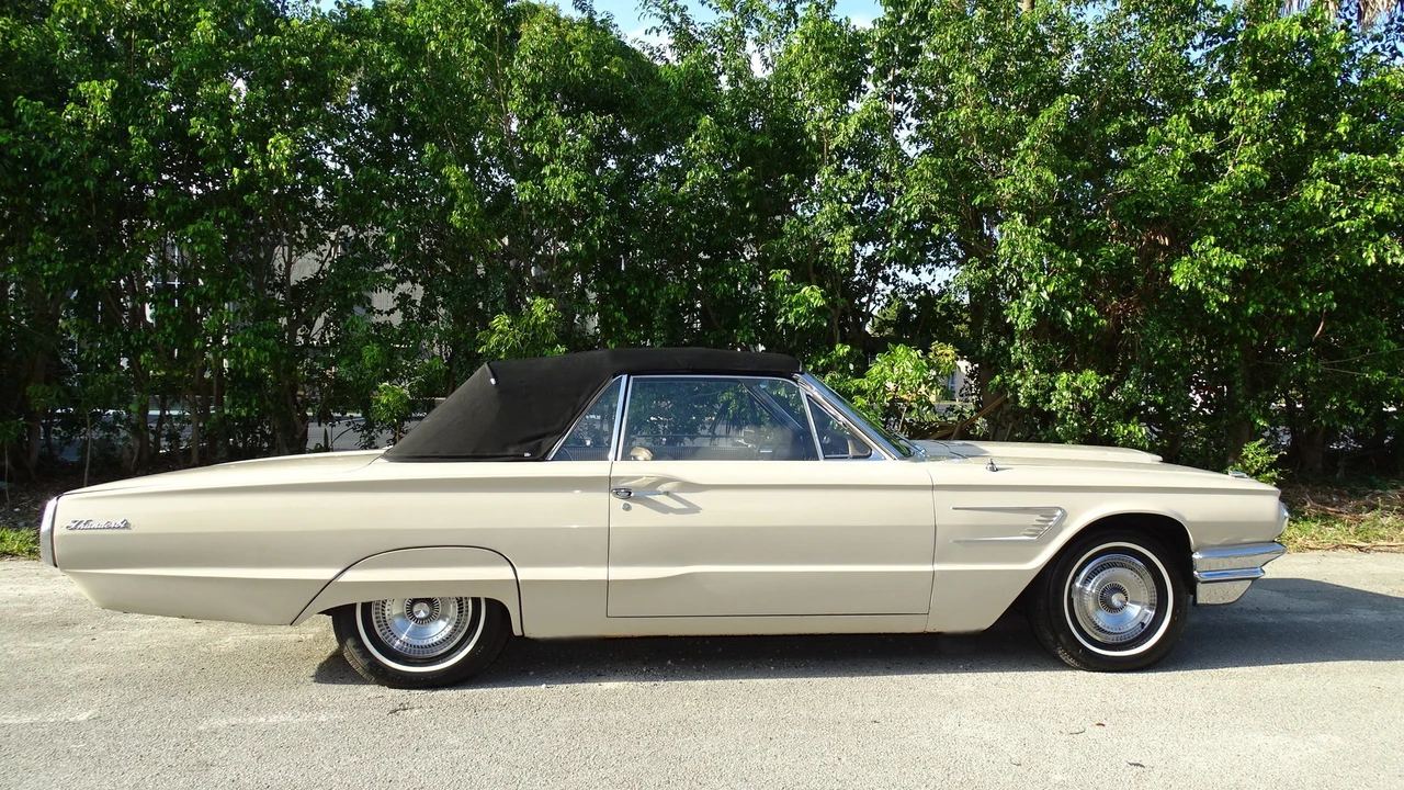 1965 Ford Thunderbird 4th Gen - Image 13 of 31