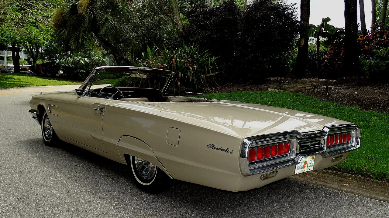 1965 Ford Thunderbird 4th Gen - Image 11 of 31