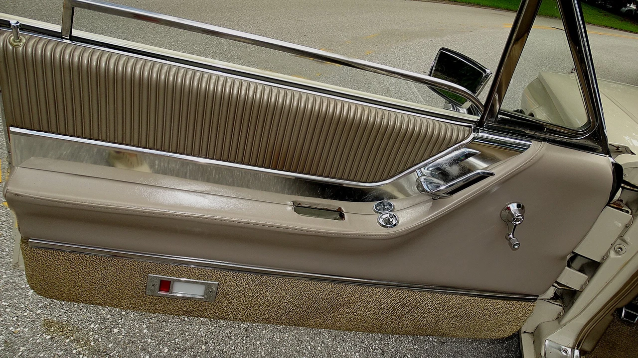 1965 Ford Thunderbird 4th Gen - Image 29 of 31